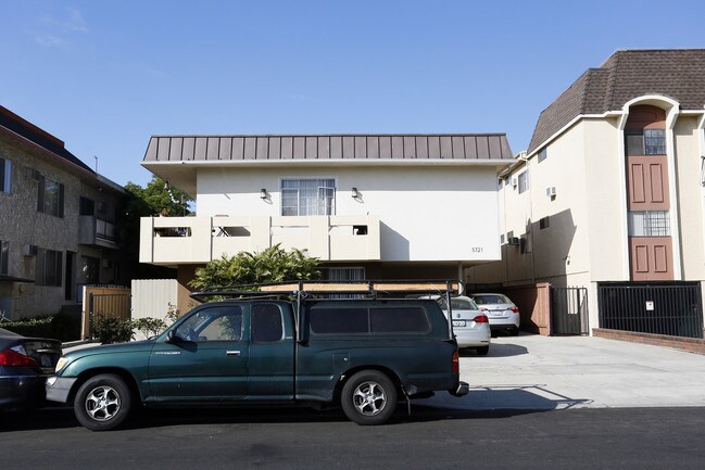 3721 Vinton Ave in Los Angeles, CA - Building Photo - Building Photo