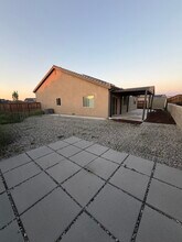 9101 Blossom Crk Dr in Shafter, CA - Building Photo - Building Photo