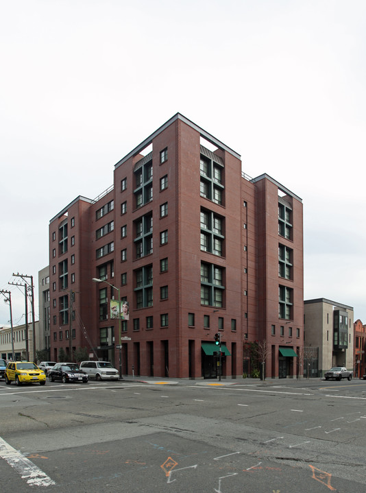 Broadway Family Apartments in San Francisco, CA - Building Photo