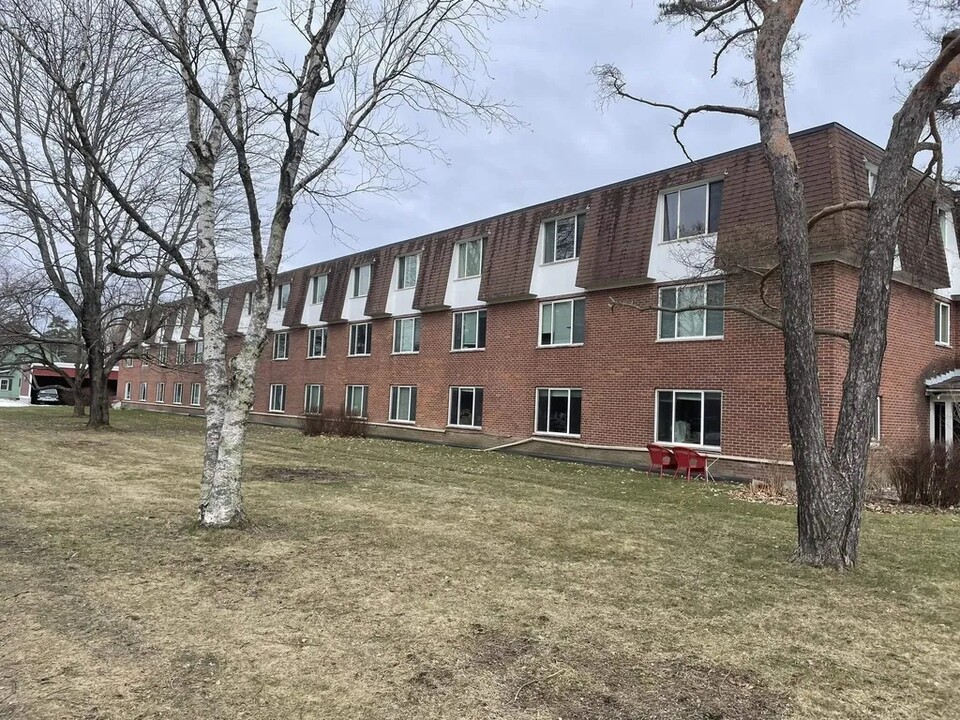 New Hampshire House Apartments in Hanover, NH - Building Photo