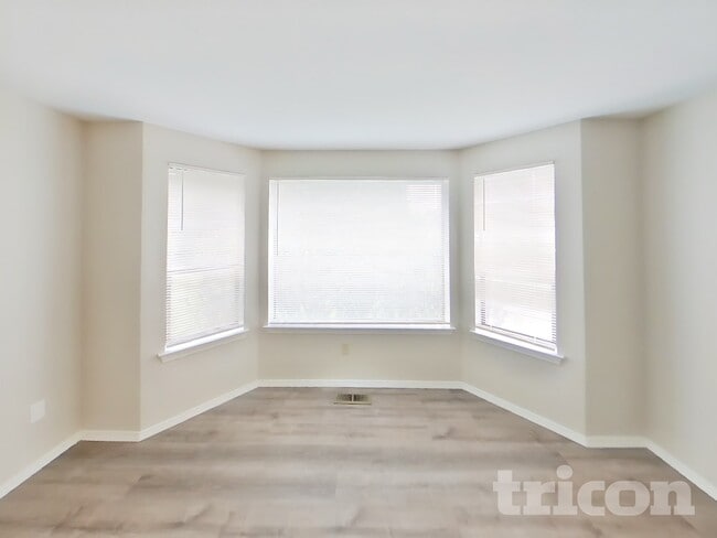 5721 Arrow Ct NE in Olympia, WA - Foto de edificio - Building Photo