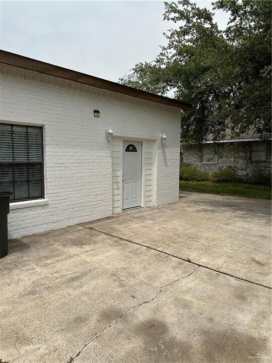 3002 Melody Ln in Mission, TX - Building Photo