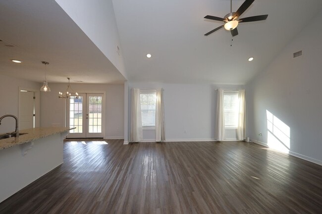 2527 Naples Ln in Valdosta, GA - Building Photo - Building Photo