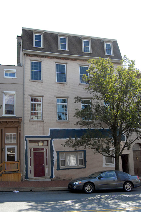 156 Locust St in Columbia, PA - Building Photo