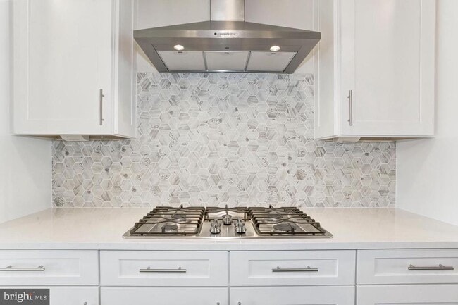 12923 Sunrise Ridge Aly in Herndon, VA - Building Photo - Building Photo