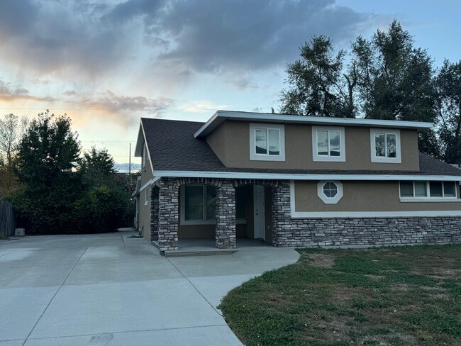 property at 781 Sherwood Dr