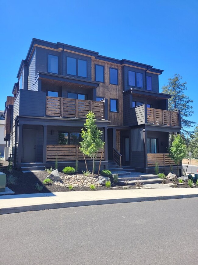 property at 61579 SW Riverwalk Ln