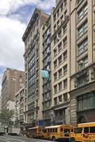 31 W 17th St in New York, NY - Building Photo