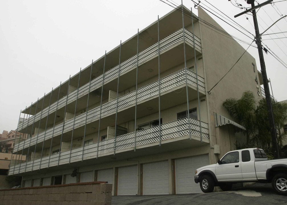 743 24th Pl in Hermosa Beach, CA - Building Photo