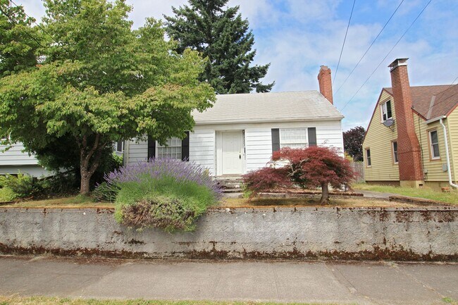 property at 7323 N McKenna Ave