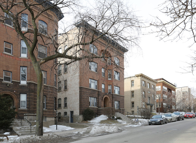 Lowry Hill Apartments in Minneapolis, MN - Building Photo - Building Photo