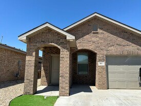2001 Aberdeen Ave in Wolfforth, TX - Building Photo