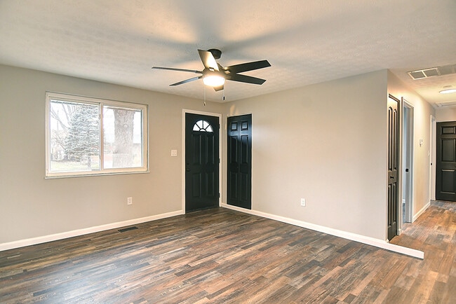 1204 S Main St in West Milton, OH - Building Photo - Building Photo