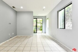 26 Ozone Ave in Los Angeles, CA - Building Photo - Building Photo