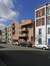 733 S Mariposa Ave in Los Angeles, CA - Foto de edificio - Building Photo
