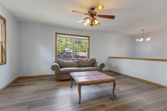 31 Riverview Ave in Fox Lake, IL - Building Photo - Building Photo