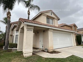 5777 El Palomino Dr in Riverside, CA - Foto de edificio - Building Photo