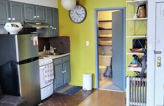 75 Allen St in New York, NY - Building Photo - Building Photo