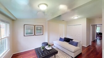 809 Thayer Ave in Silver Spring, MD - Building Photo