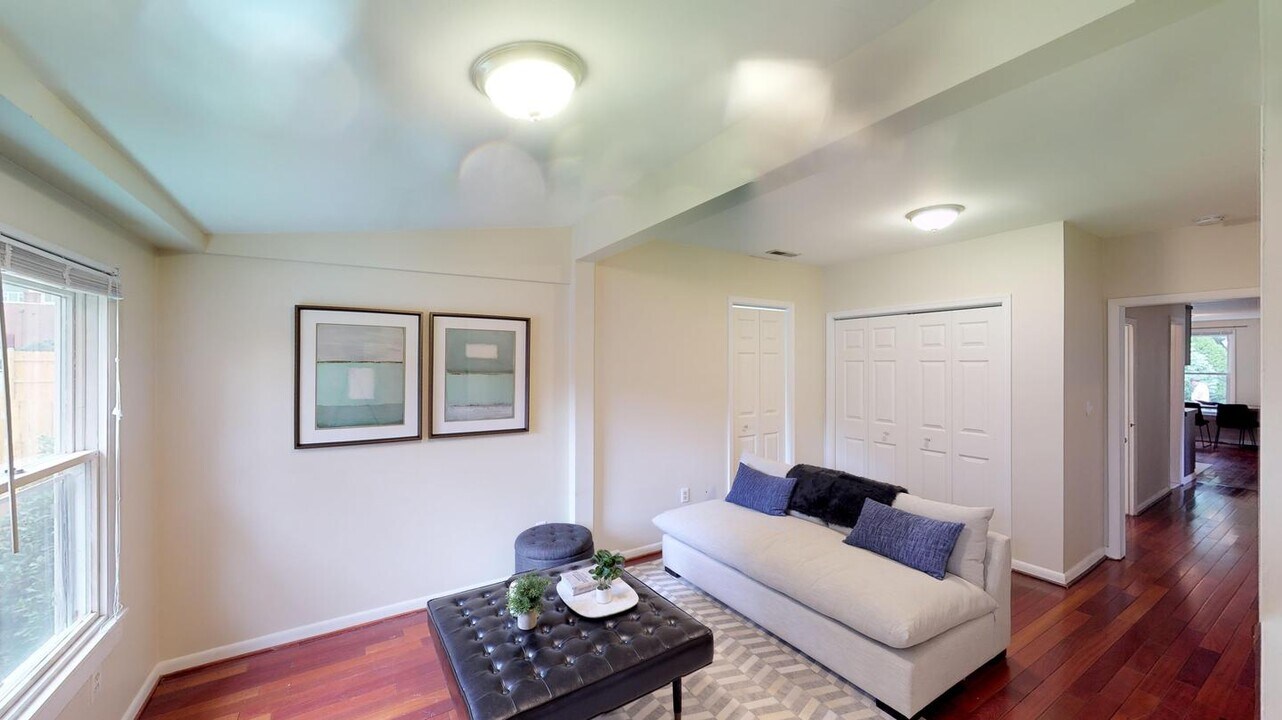 809 Thayer Ave in Silver Spring, MD - Building Photo