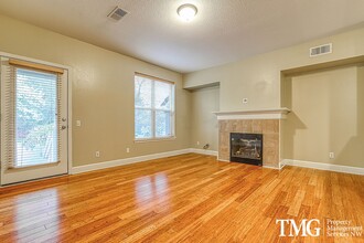 2872 NW Kennedy Ct in Portland, OR - Building Photo - Building Photo