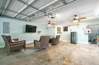 200 Salt Air Dr in St. Simons Island, GA - Building Photo - Building Photo