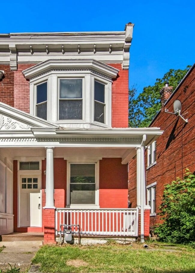 property at 802 N 18th St