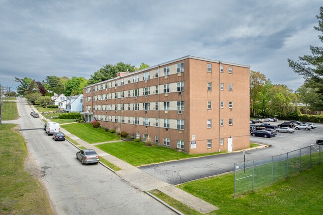 70 Farmington Ave