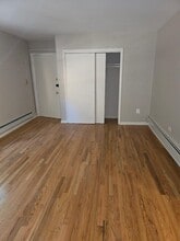 1714 W Touhy Ave in Chicago, IL - Building Photo - Building Photo