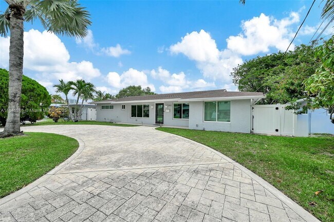 property at 2432 SE 13th St