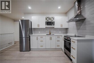 169 Drummond St in Brantford, ON - Building Photo - Building Photo