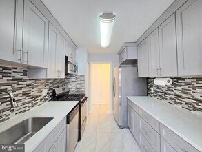 1935 Wilson Ln in McLean, VA - Building Photo - Building Photo