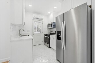 220 39th St in Manhattan Beach, CA - Building Photo - Building Photo