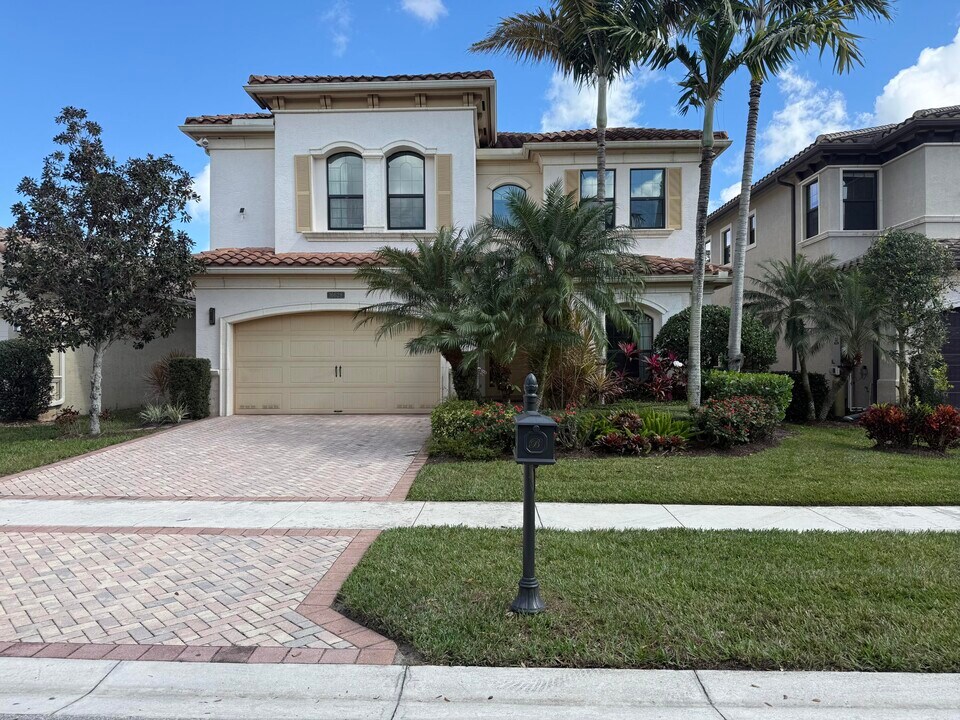 16628 Gateway Bridge Dr in Delray Beach, FL - Building Photo