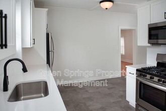 21 Granite St in Saratoga Springs, NY - Building Photo - Building Photo
