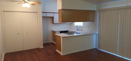4701 Beechwood St in Bakersfield, CA - Foto de edificio - Building Photo