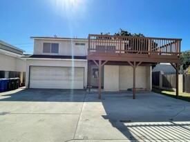 2212 Ruhland Ave, Unit B in Redondo Beach, CA - Building Photo