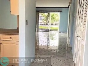 1100 Pine Dr in Pompano Beach, FL - Building Photo - Building Photo