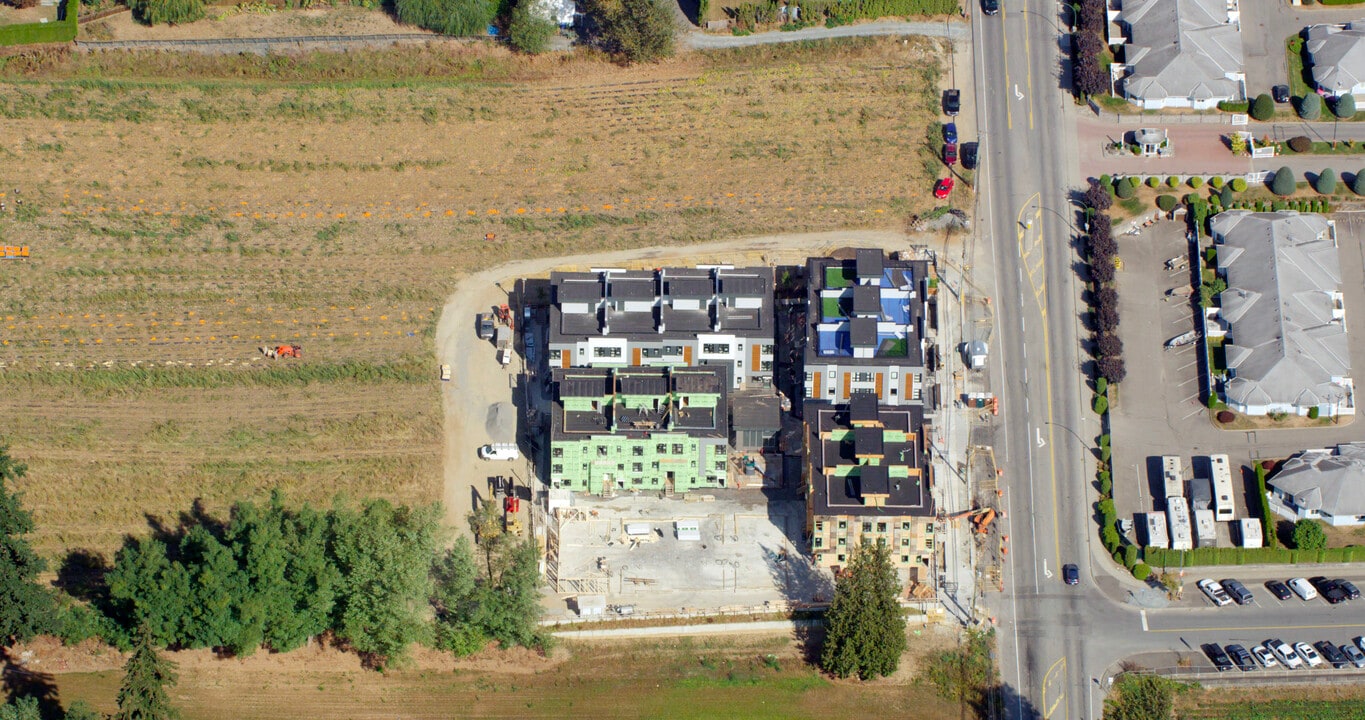 1419 Mccallum Rd in Abbotsford, BC - Building Photo