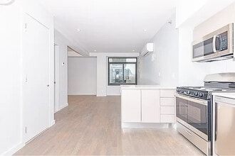 594 Bushwick Ave in Brooklyn, NY - Building Photo - Building Photo