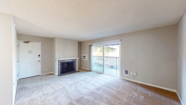 551 Alameda del Prado in Novato, CA - Building Photo - Building Photo