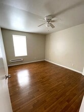 215 W 3rd St in Moscow Mills, MO - Building Photo - Building Photo