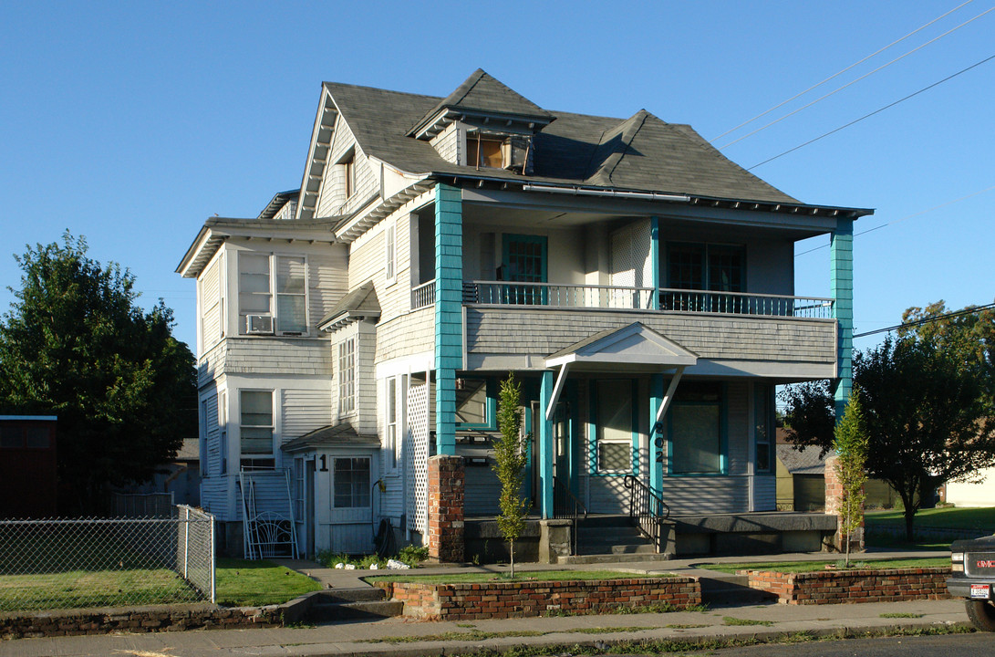 802 E Baldwin Ave in Spokane, WA - Building Photo