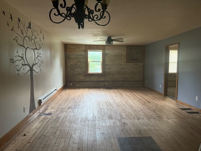 307 E Bridge St in Lyons, MI - Building Photo - Building Photo