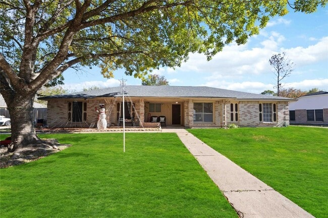 property at 3811 Meadow Pl Dr
