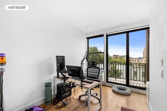 27 Kossuth Pl in Brooklyn, NY - Foto de edificio - Building Photo