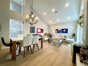 1125 Papaya St in Hollywood, FL - Building Photo - Building Photo