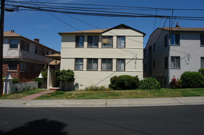 4111 Beresford in San Mateo, CA - Foto de edificio - Building Photo