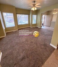 720 S Clearwater Falls Dr in Layton, UT - Foto de edificio - Building Photo