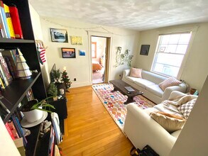 16 Westwood Rd, Unit 3 in Somerville, MA - Building Photo - Building Photo